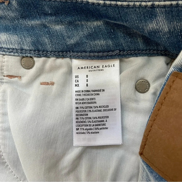 American Eagle Curvy Light Wash Distressed High Rise Denim Shorts 8 Women’s - Picture 12 of 13